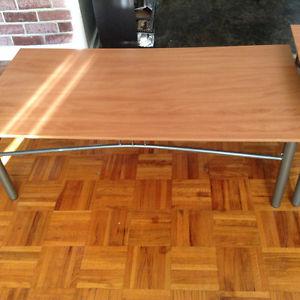 Coffee/Livingroom table plus end tables