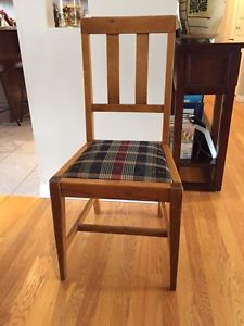 Eight oak antique dining chairs. All in great condition