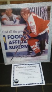 Eric Lindros Autographed NHL Hockey photo
