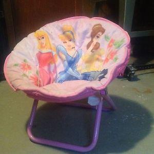 Folding princess chair