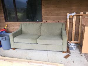 Free outdoor Couch
