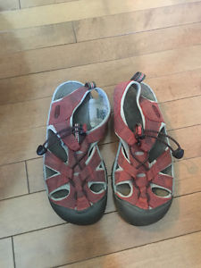 Keen women's sandals, size 6