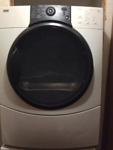 Kenmore Dryer..... Excellent condition.