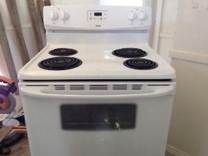 Kenmore electric stove in excellent condition