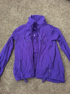Lululemon Jacket for sale! in very good condition!