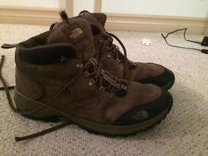 Men's Size 13 North Face Boots