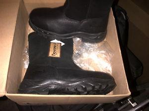 New Bearpaw Winter Boots Wm Sz9 and Men Sz8 Black
