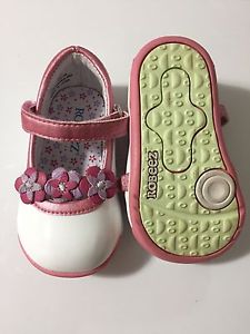 Robeez infant size 3 hard soled shoes