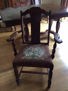 Set of 6 Matching Antique Dining Room Chairs
