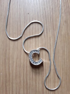 Simple "C" necklace