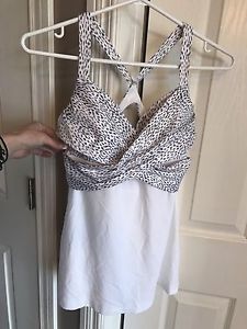 Size 8 white lululemon crossed work out tank