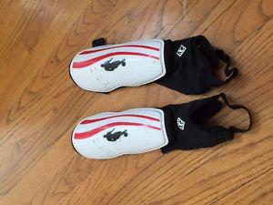 Soccer Shin Guards - children's size medum