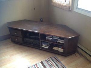 Solid Maple corner Tv / stereo stand---PRICE REDUCED