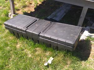 Truck tool box