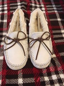 UGG slippers size 5