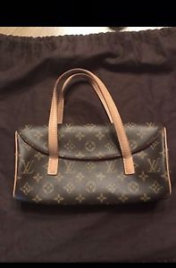 100% authentic Louis Vuitton hand bag !! Brand new !!