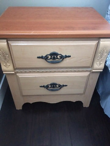 2 ornate end tables very good condition