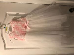 ****BEAUTIFUL WHITE AND PINK TULLE DRESS 5T****