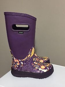 Bogs toddler size 11 rain boots