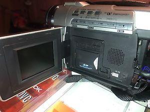 Camcorder Panasonic SD & Tape LCD Screen Stereo Mic