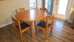 Dining table and 6 chairs