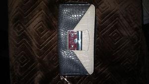 Guess wristlet