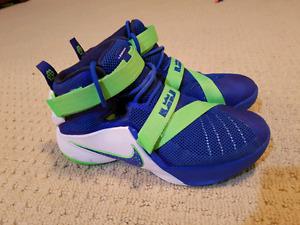 Lebron size 6 basketball sneakers - new