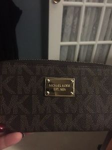 Michael Kors zippered wallet