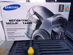 New samsung motion sync canister vacuum $400 CP