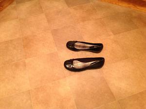 One pair black leather shoes