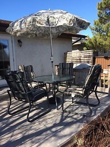 Patio Table with 4 Chairs