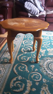 Round Coffee Table in Good Condition