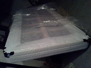 SINGLE Box Spring, Never COME OUT The plastic