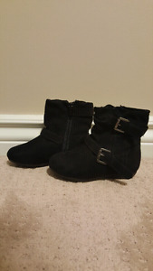 Toddler girl suede boots
