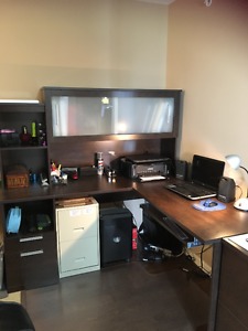 corner desk with hutch bran new