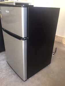 3.1cu feet mini fridge