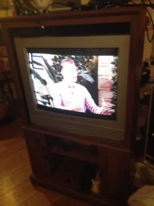 32 '' tv and entertainment unit free 