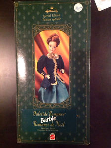 Barbie collectible - Avon Yuletide Barbie