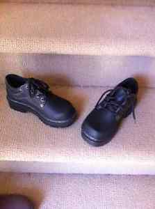 Boys / Youth Dress Shoes - size 13 / 1