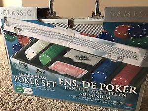Cardinal Deluxe Poker Set with Aluminum Case