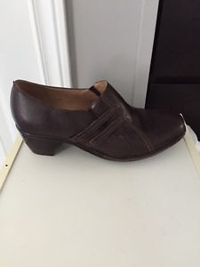 Clark brn leather shoes