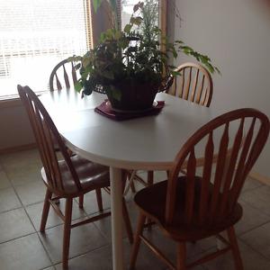 Dining Room Table and chair SET!!