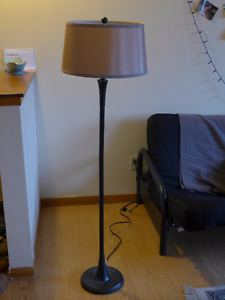 Floor Lamp / Lampe sur pied