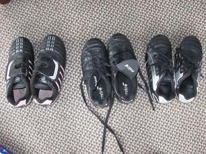 Girl's soccer shoes