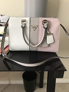 Guess Purse Perfect Condition