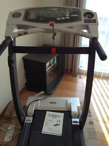 HEALTHTRAINER 502T TREADMILL