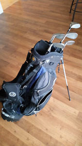 Men's right hand clubs and golf bag