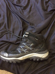 NORTH FACE HIKING BOOTS
