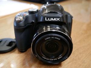 Panasonic Lumix 60x zoom DMC FZ-70 Camera virtually new 16mp