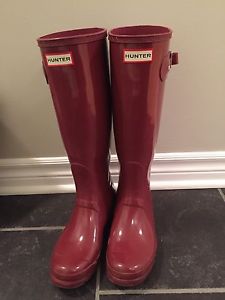Red hunter boots size 8